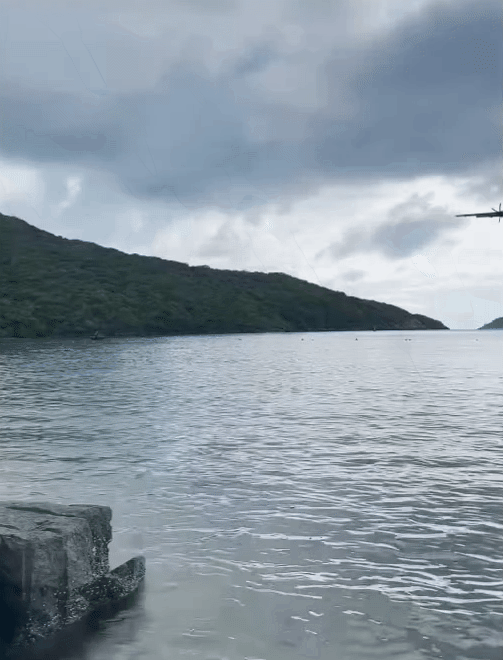 Điểm đến duy nhất ở Việt Nam có thể săn ảnh máy bay hạ cánh sát mặt biển, lại được thưởng thức món hải sản 'độc nhất vô nhị' của đại dương 1 diem den duy nhat o viet nam co the san anh may bay ha canh sat mat bien lai duoc thuong thuc mon hai san doc nhat vo nhi cua dai duong